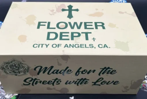 Get premium value with the Flower Dept Disposable Half Box. Includes 25 ready-to-use vape pens—perfect for bulk users, sharing, or reselling